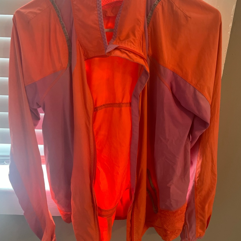 RARE lululemon windbreaker